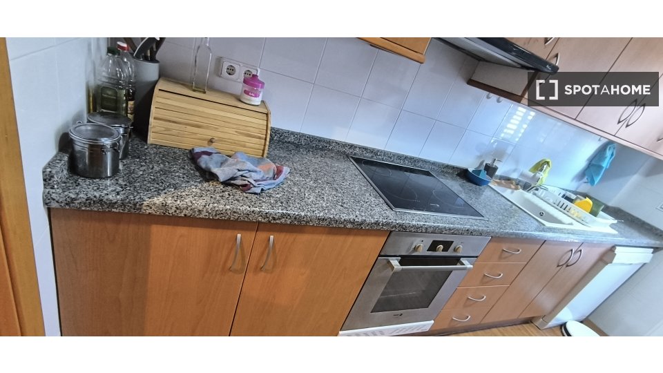 Double room Valencia, 2 beds, 120m² — photo 6
