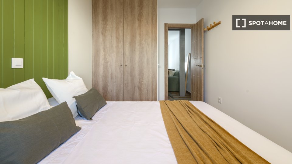Double room Madrid, 2 beds — photo 24