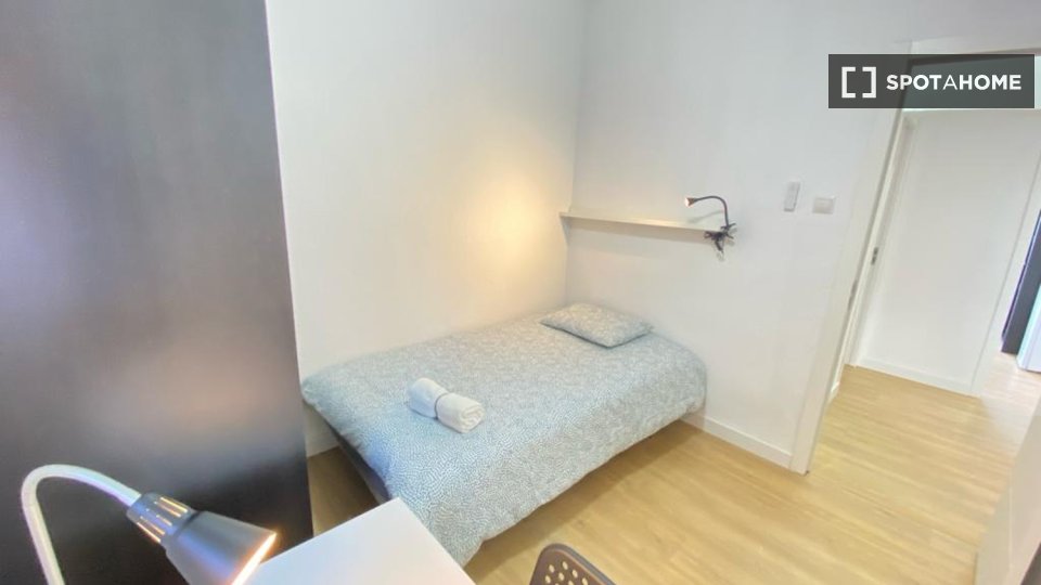Double room Madrid, 4 beds — photo 2