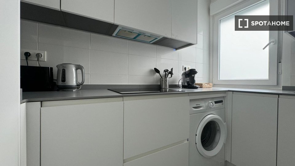 Double room Madrid, 8 beds, 139m² — photo 15