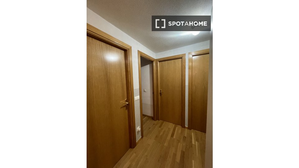 Double room Madrid, 1 bed, 90m² — photo 1