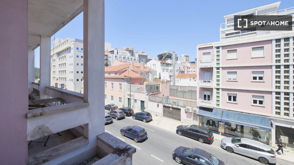 Double room Lisbon, 6 beds — photo 5