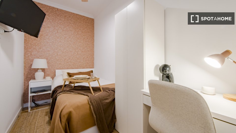 Double room Madrid, 11 beds, 250m² — photo 34