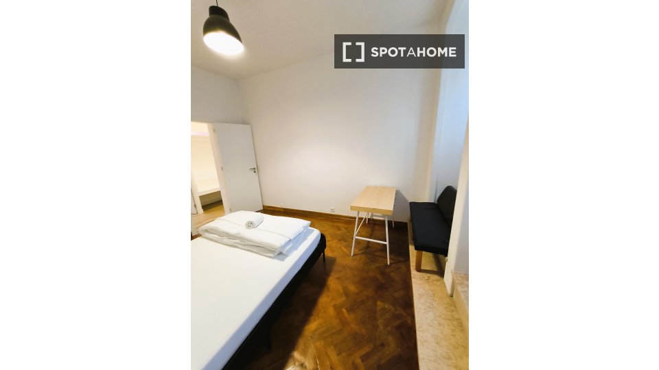 Apartment Lisbon, 2 beds, 105m² — photo 17