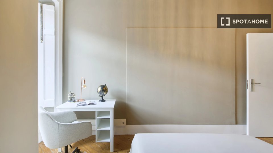 Double room Lisbon, 8 beds — photo 13
