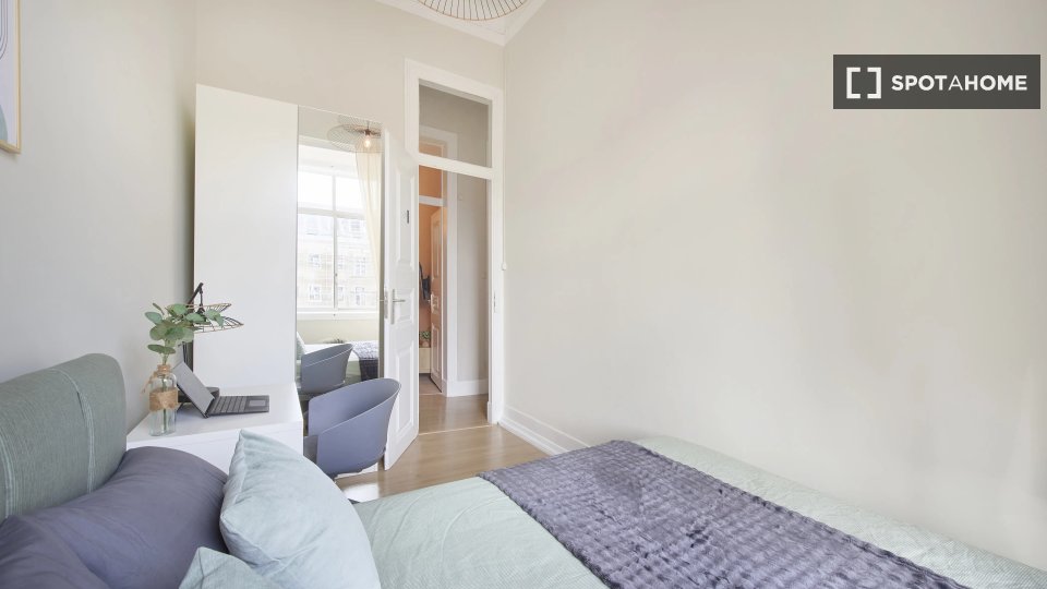 Double room Lisbon, 9 beds — photo 4