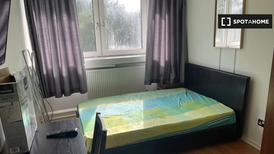 Double room London, 4 beds — photo 1