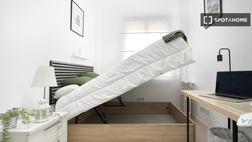 Double room Madrid, 5 beds — photo 16