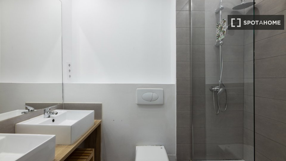 Double room Barcelona, 6 beds, 150m² — photo 7