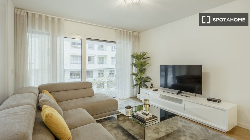 Apartment Lisbon, 3 beds, 133m² — photo 18
