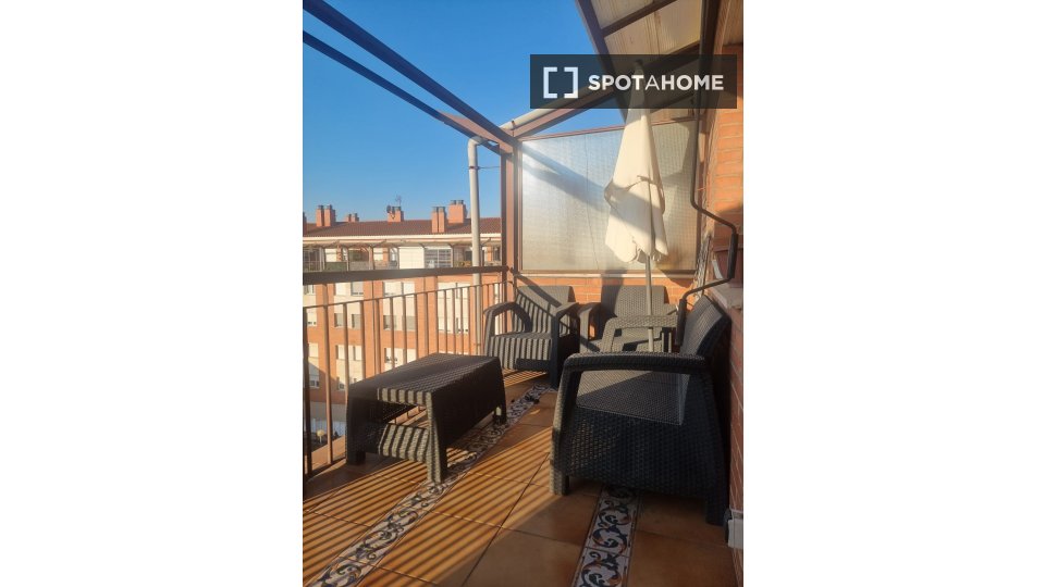 Double room Barcelona, 3 beds, 90m² — photo 5