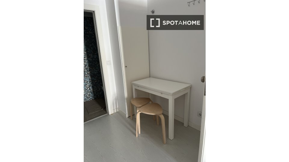 Apartment mono Lisbon, 68m² — photo 2