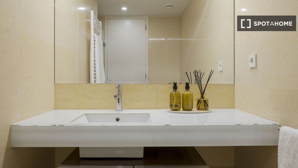 Apartment Porto, 4 beds, 250m² — photo 19