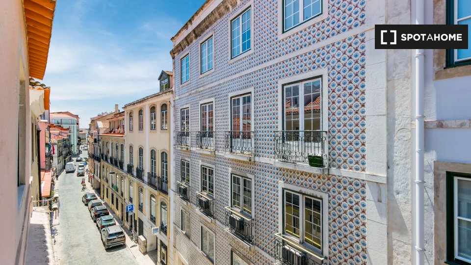 Apartment Lisbon, 2 beds — photo 19