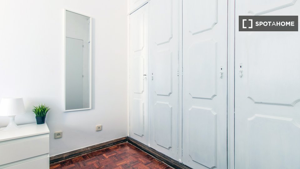 Double room Lisbon, 10 beds — photo 11
