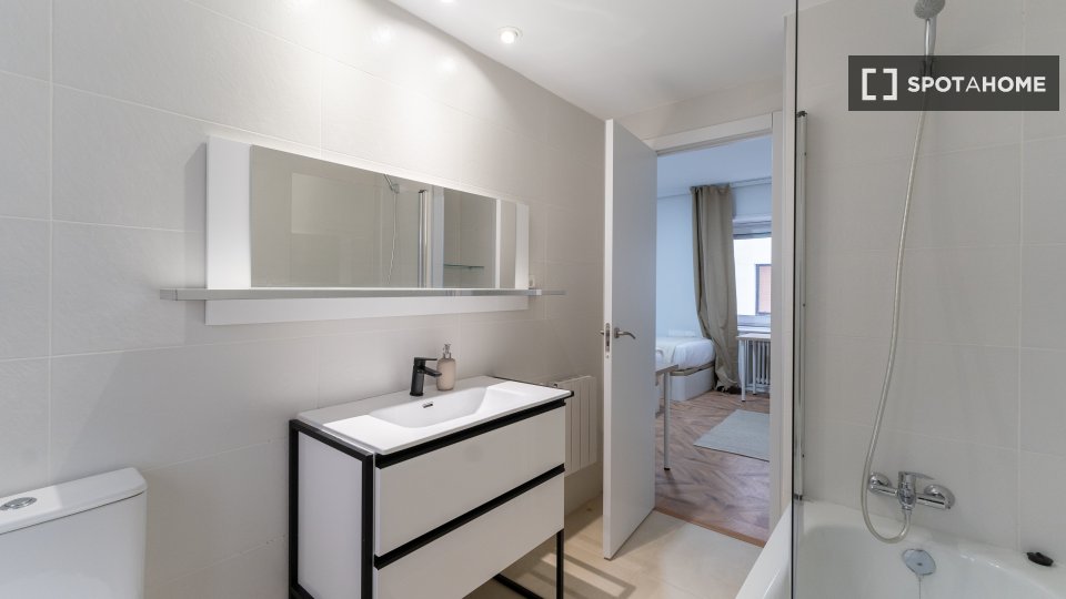 Habitación doble Madrid, 7 habitaciones — foto 4