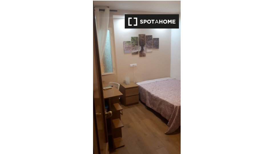 Double room Madrid, 4 beds, 70m² — photo 3