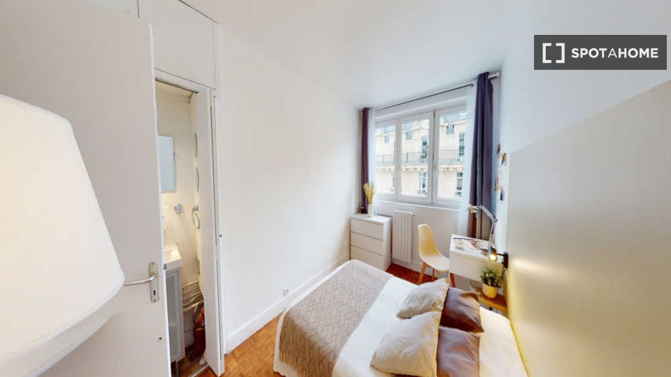 Double room Paris, 4 beds, 80m² — photo 4