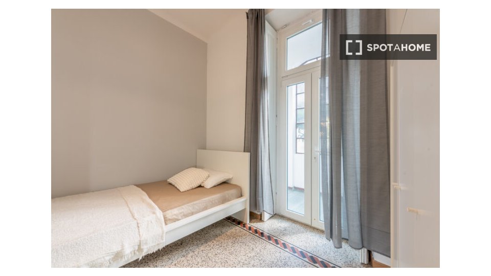 Double room Milan, 5 beds — photo 16