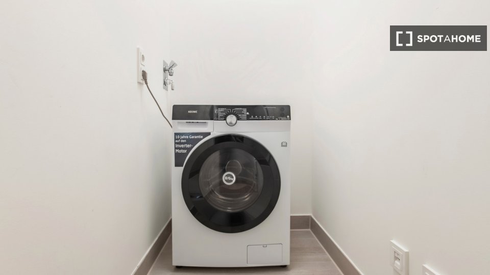 Apartment Berlin, 2 beds, 81m² — photo 9
