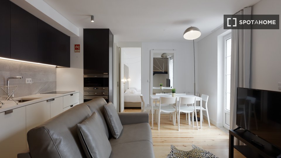 Apartment Lisbon, 2 beds, 80m² — photo 6