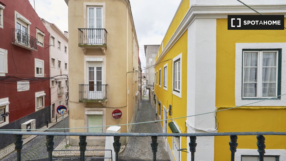 Double room Lisbon, 4 beds — photo 12