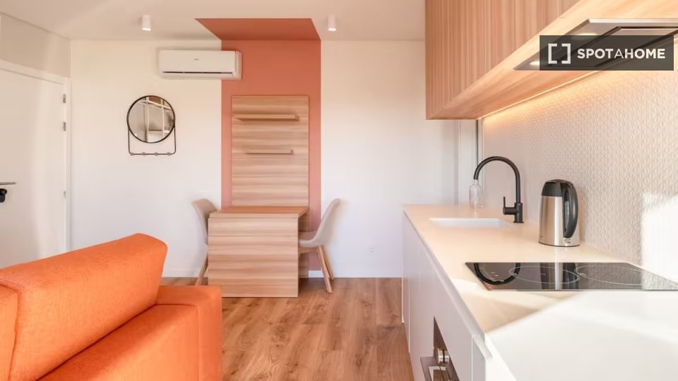 Apartment Lisbon, 1 bed — photo 19