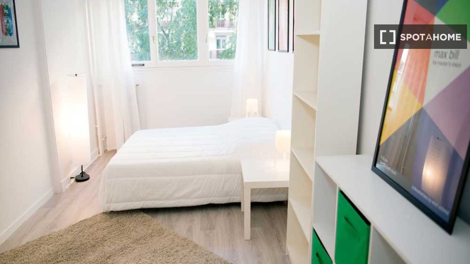 Double room Paris, 4 beds, 90m² — photo 4