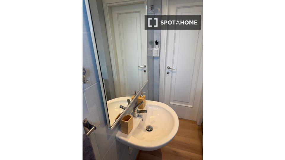 Double room Bologna, 2 beds — photo 15