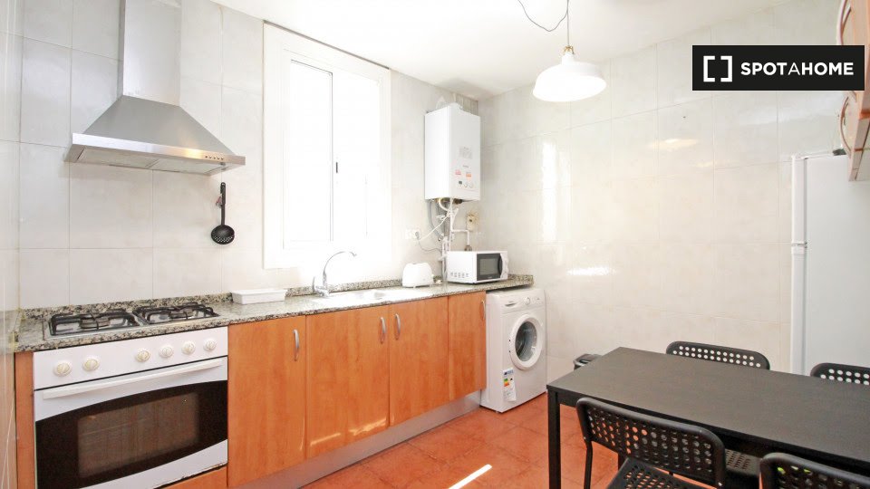 Apartment Barcelona, 4 beds, 140m² — photo 6