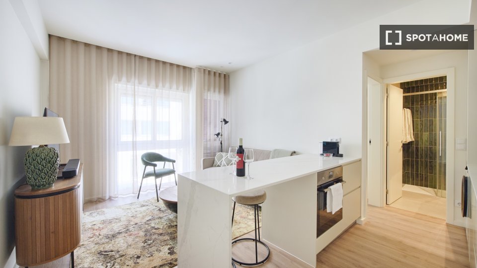 Apartment Lisbon, 1 bed — photo 11