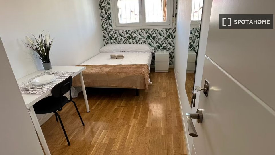 Double room Madrid, 4 beds — photo 15