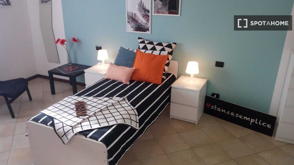 Double room Brescia, 3 beds — photo 1