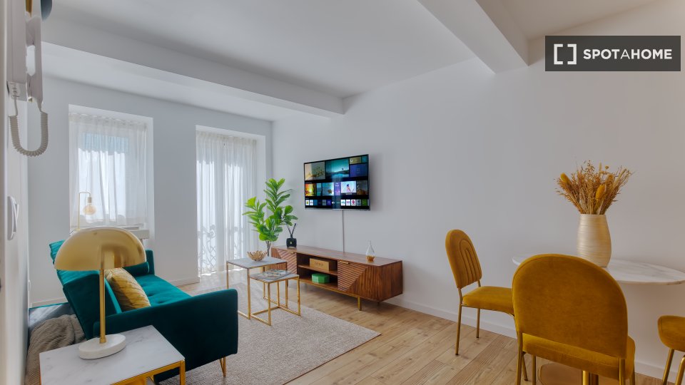 Apartment Lisbon, 1 bed, 51m² — photo 1