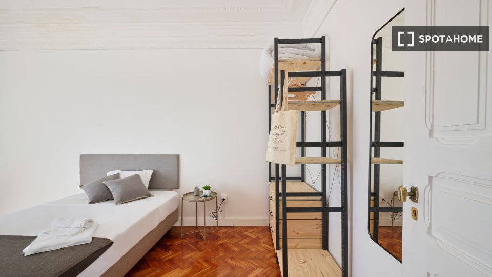 Double room Lisbon, 7 beds — photo 9
