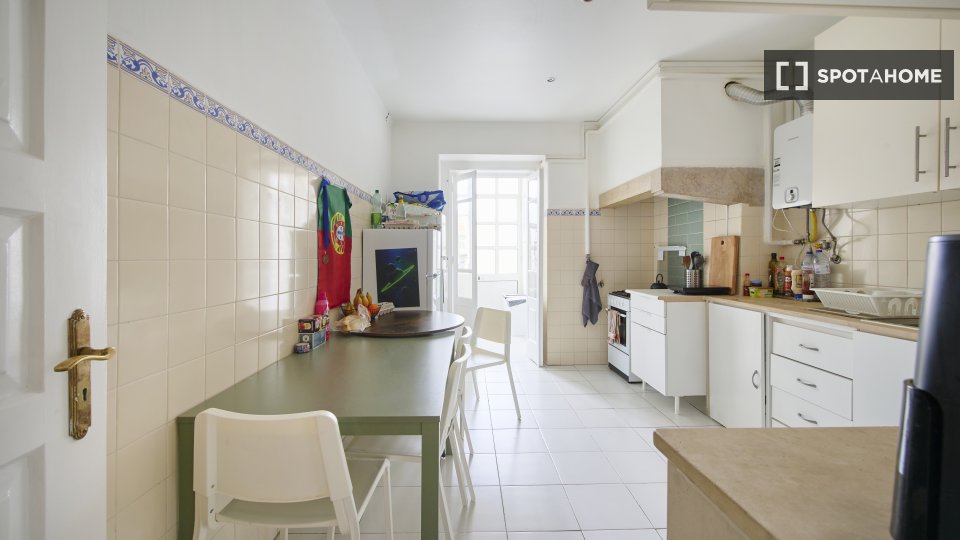 Double room Lisbon, 10 beds — photo 46