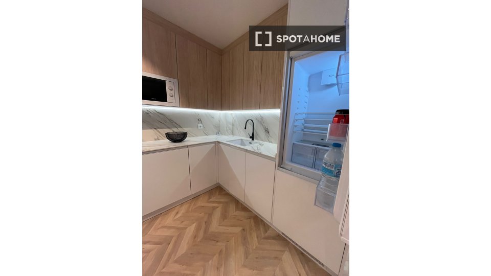 Apartment Madrid, 2 beds, 80m² — photo 1