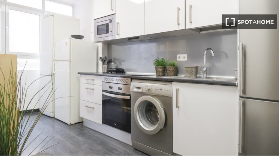 Double room Madrid, 7 beds, 115m² — photo 3