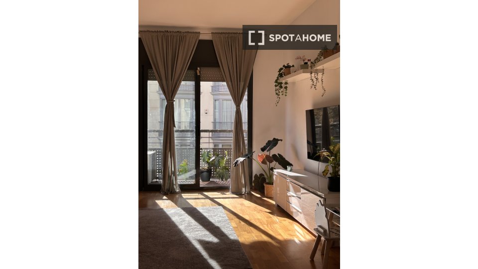 Double room Barcelona, 1 bed, 100m² — photo 1