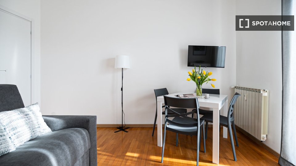 Apartment Milan, 1 bed, 57m² — photo 3