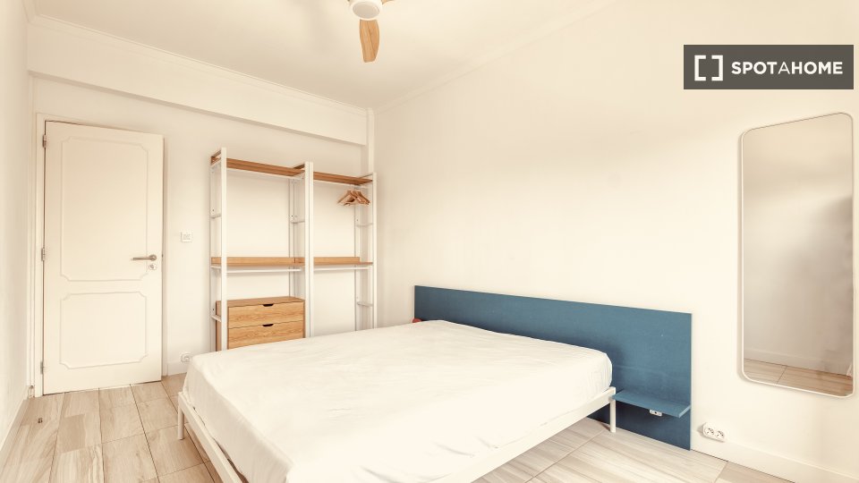 Double room Lisbon, 5 beds — photo 4