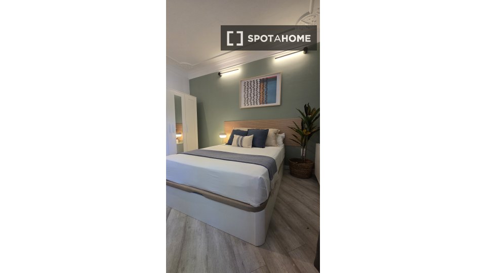 Double room Barcelona, 6 beds, 180m² — photo 3