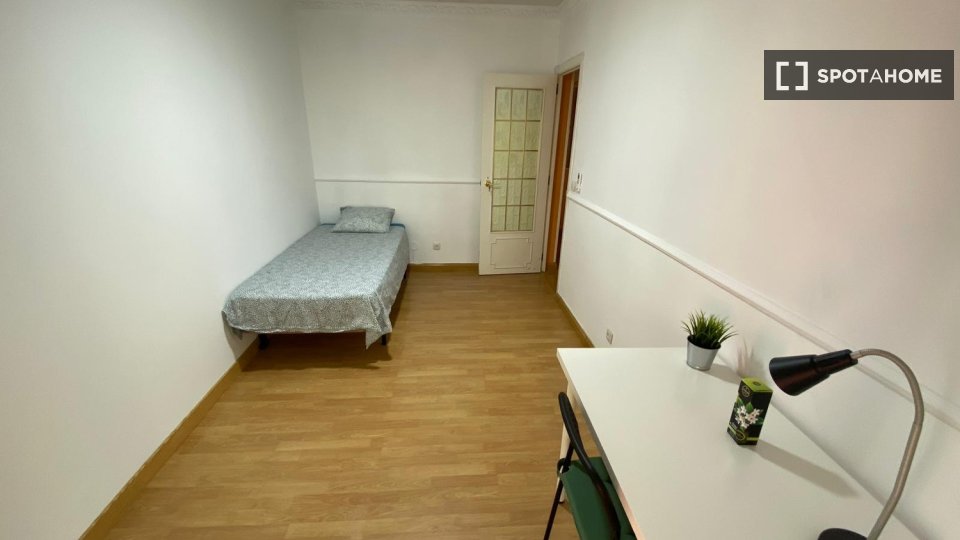 Double room Madrid, 7 beds — photo 15