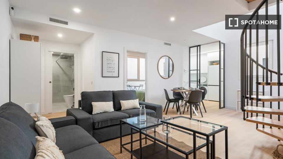 Double room Madrid, 4 beds, 140m² — photo 5