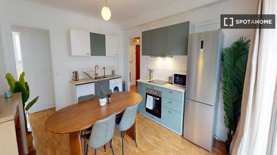Double room Paris, 6 beds, 90m² — photo 3