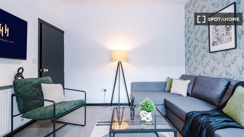Apartment Manchester, 4 beds, 80m² — photo 5