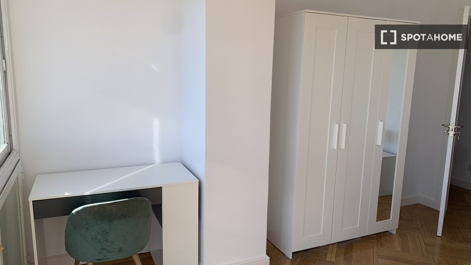 Double room Madrid, 6 beds — photo 4