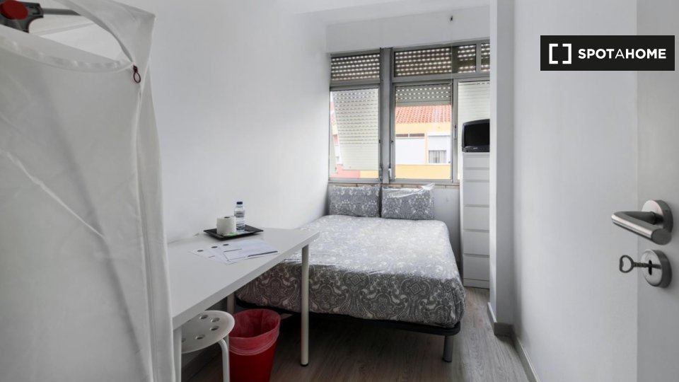 Double room Lisbon, 9 beds — photo 13