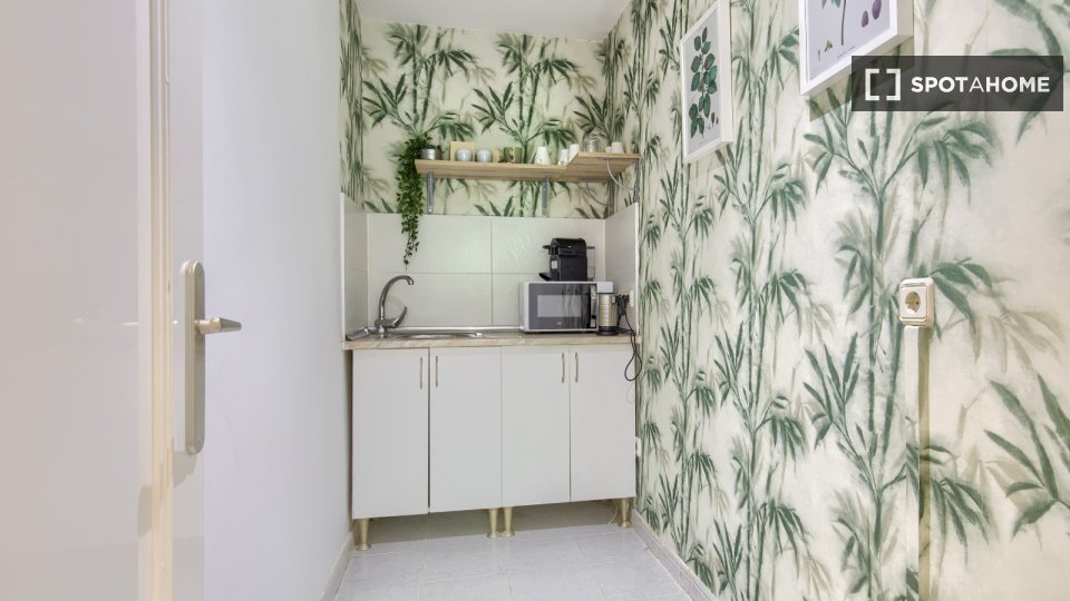 Double room Madrid, 7 beds, 230m² — photo 10