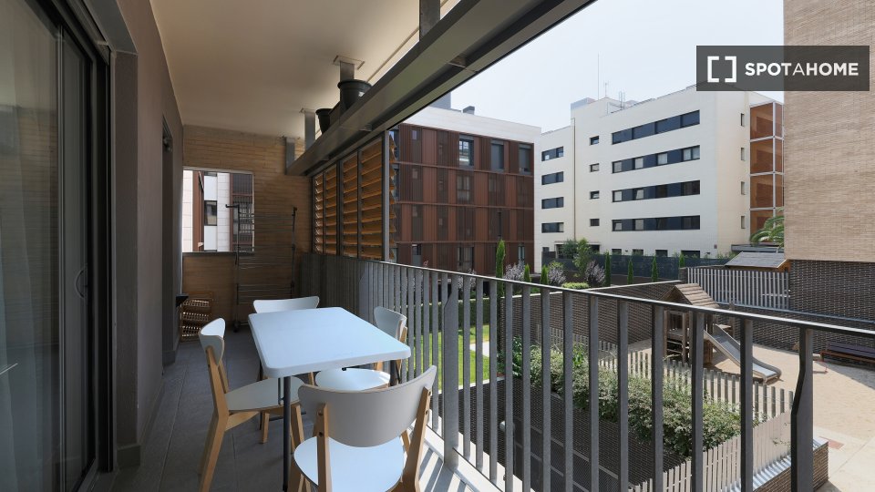 Apartment Barcelona, 2 beds, 75m² — photo 2